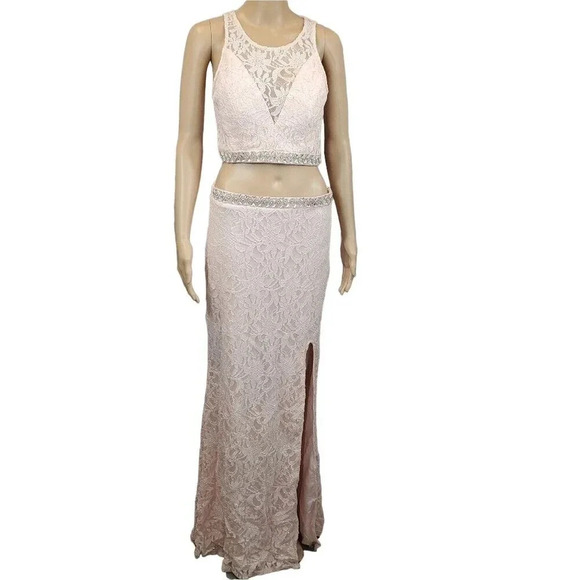 City Triangles Brand Size 9 Two Piece Light Pink Floor Length Lace Formal Dress - Picture 2 of 9
